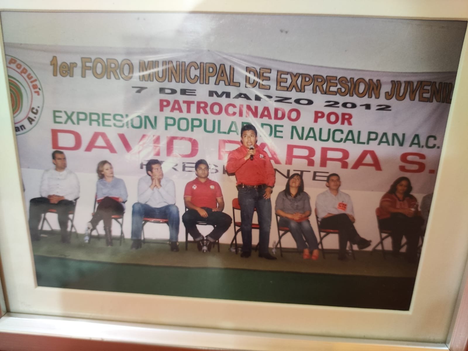 Profesor Félix Esquivel en el 1er Foro Municipal de Expresión Juvenil, 2012